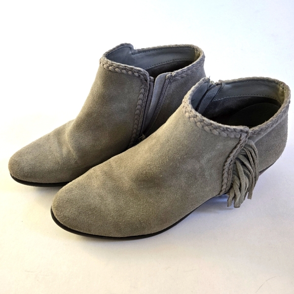 Crown Vintage Tammy Gray Suede Western Style Ankle Boot sz 8.5 - Picture 1 of 10